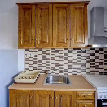 Pileas Pinakates-milies-vizitsa * Pinakátai